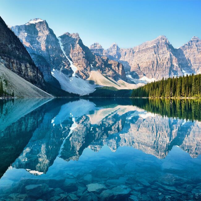 Géo Tours - Moraine Lake, Canada